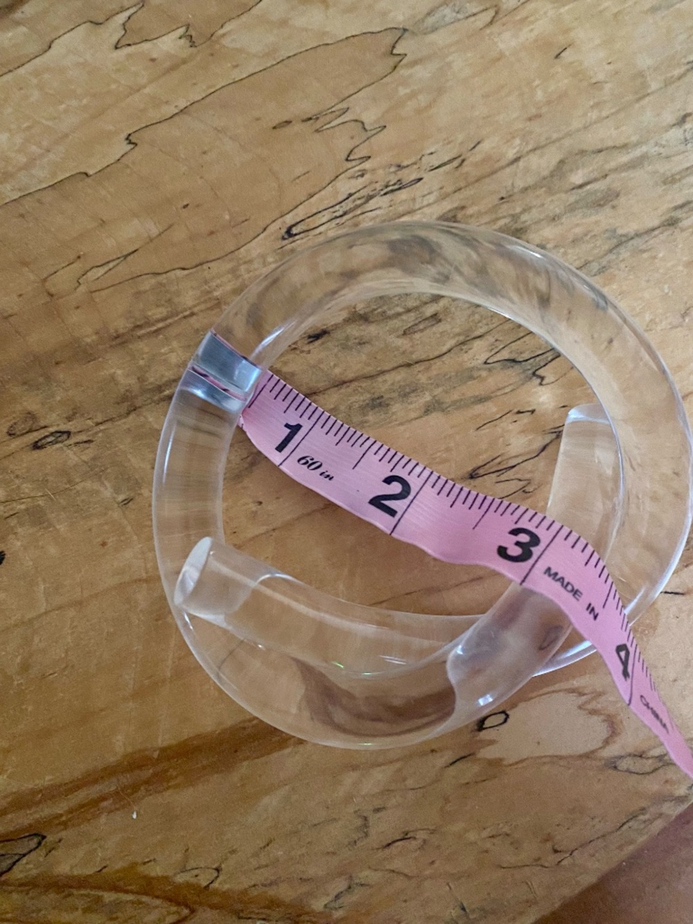 LUCITE ACRYLIC KNOT BANGLE - Picture 2 of 2